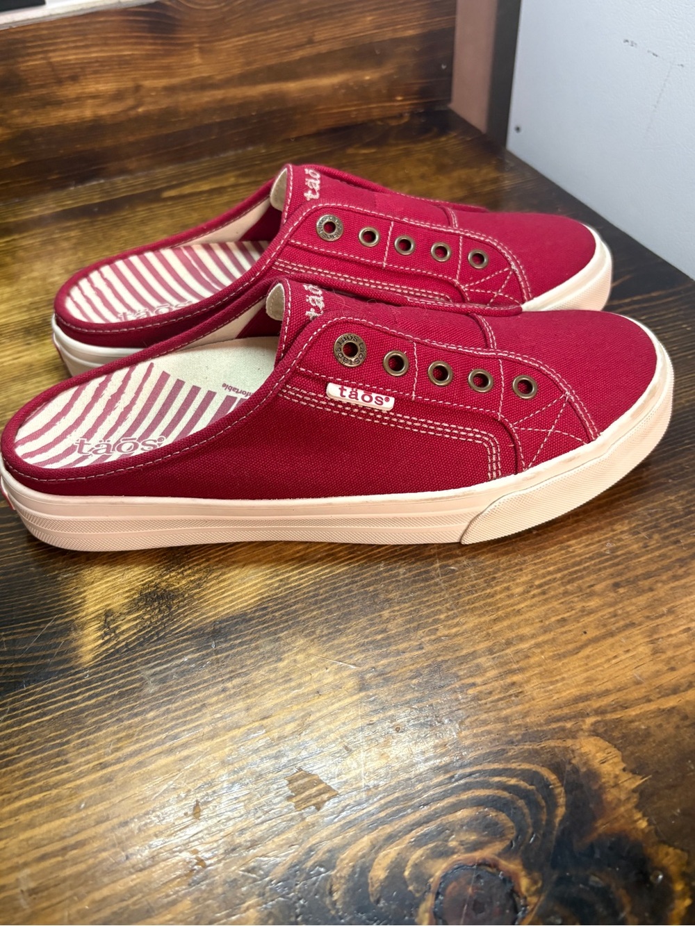 Taos red mules size 9